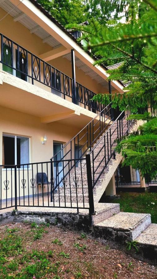 Bujtina Te Grima Hotel Theth Kültér fotó